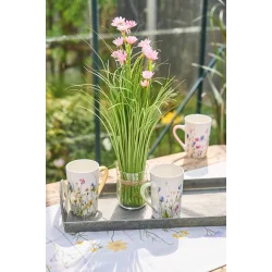 Krus med blomster og gul og gr�n hank fra Speedtsberg - Tinashjem