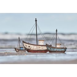 Skib med bl� hus Nautico fra Ib Laursen med andre skibe - Tinashjem