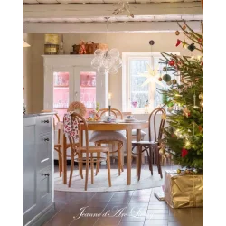 Julespecial 2026 fra Jeanne d Arc Living juletr� ved spisebord - Tinashjem