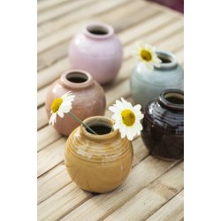 Vase mini med riller og krakeleret glasur Yrsa fra Ib Laursen med en enkelt blomst - Tinashjem
