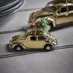 House Doctor xmas car golden 8,5 cm ved stor bil p� julebordet - Fransenhome