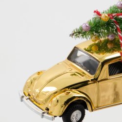 House Doctor xmas car golden 8,5 cm med juletr� p� tag- Fransenhome