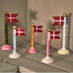 Flag Farmof og Farfar p� bord fra Speedtsberg - Tinashjem