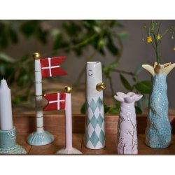 Vase blomst 2 forskellige fra Speedtsberg sammen med flag og andre vaser - Tinashjem