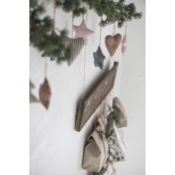 Stjerne fra My Nostalgic Christmas v�lg mellem 5 forskellige fra Ib Laursen h�ngende p� trappe med hjerter - Tinashjem