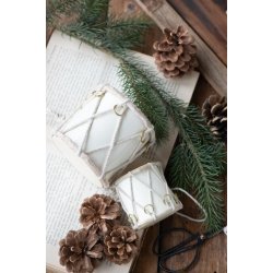 Tromme creme mini 5,5 cm fra Ib Laursen med gran og kogler - Tinashjem