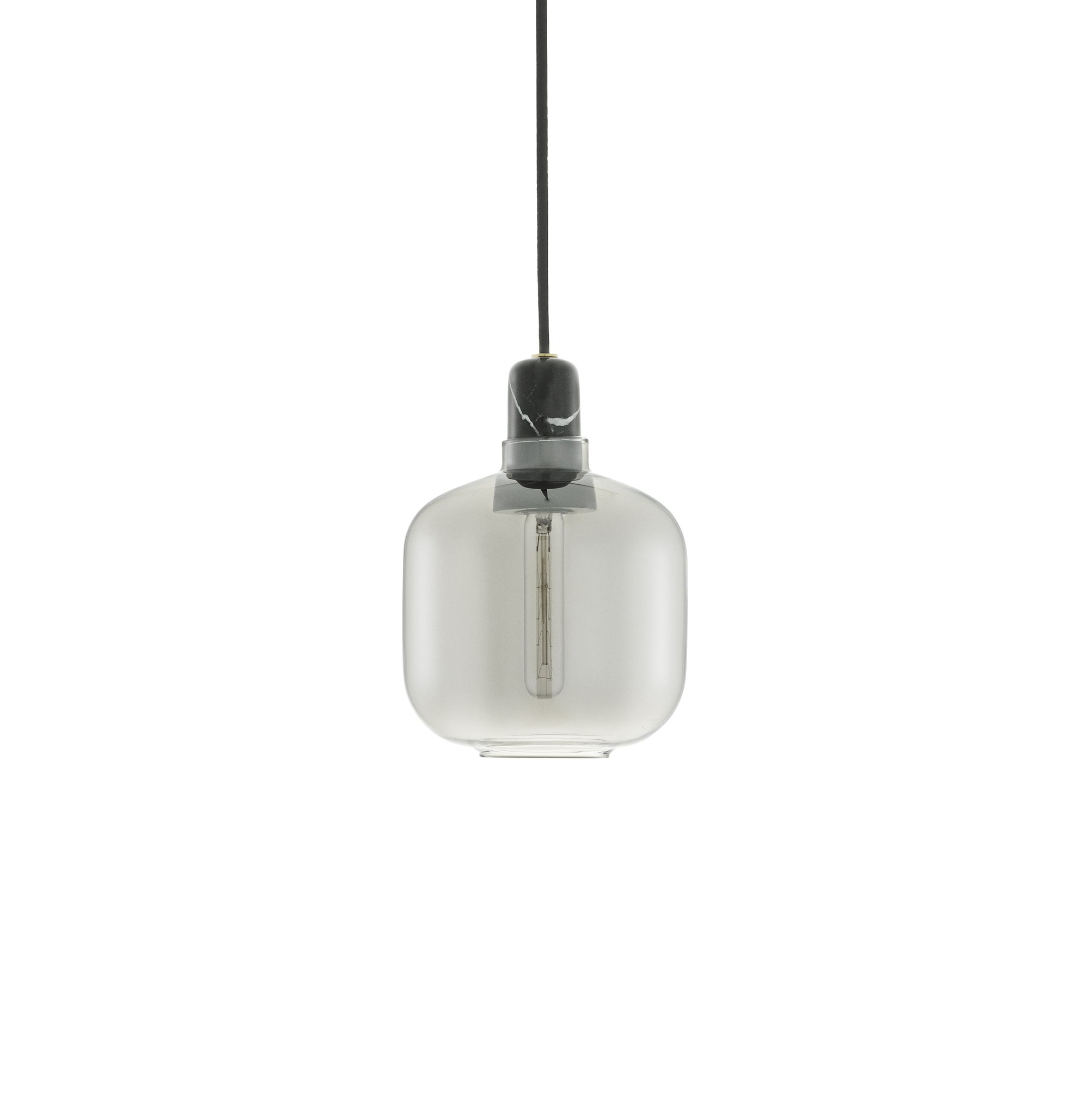 Normann Copenhagen Amp lampe smoke/sort small - Fransenhome