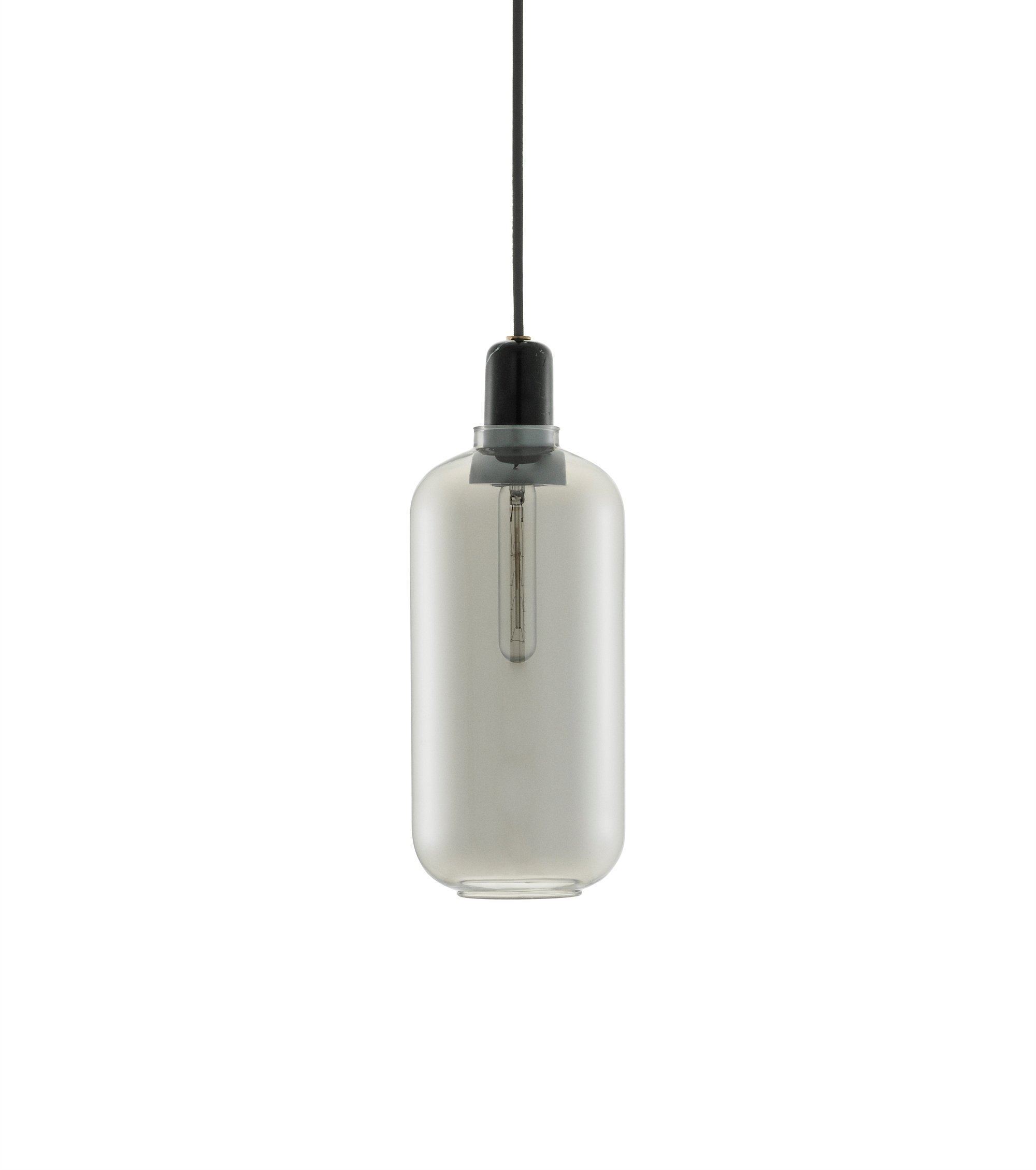 Normann Copenhagen Amp lampe smoke/sort large - Fransenhome