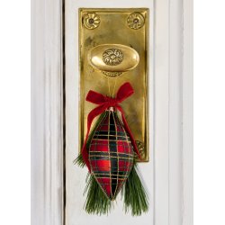 Julekugle dr�be Dagmar check red fra GreenGate h�ngende p� d�r - Tinashjem
