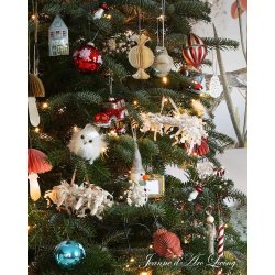 Jeanne d�Arc Living Et drys af JULEMAGI pyntet juletr� - Tinashjem