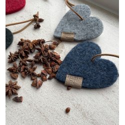 L�bech Living hjerte i uld til oph�ng i flere farver - Fransenhome
