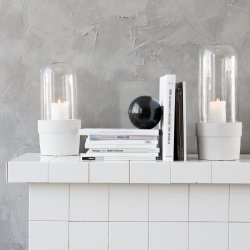 House Doctor Glasklokke med potte p� reol med lys og b�ger - Fransenhome