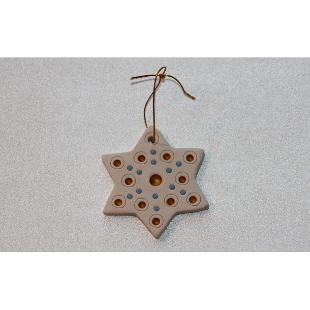 Hel Lenica stjerne til oph�ng 7,5 x 7,5 cm r�hvid med guld og bl� prikker - Tinashjem