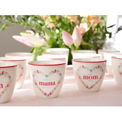 Mom White latte cup fra GreenGate med andre mor kopper - Tinashjem