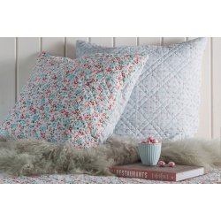 Merla White latte cup fra GreenGate ved pude - Tinashjem