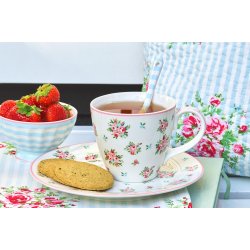 Nellie Pale Blue latte cup fra GreenGate p� d�kket bord - Tinashjem