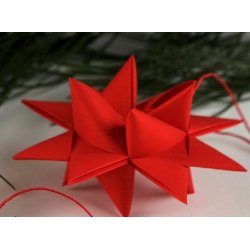 Stjernestunder stjerne Klassisk Jul r�d 10,5 x 10,5 cm liggen ved gran gren - Fransenhome
