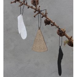 L�bech Living xmas ornaments 12 stk. i boks sort h�ngende p� gren - Fransenhome